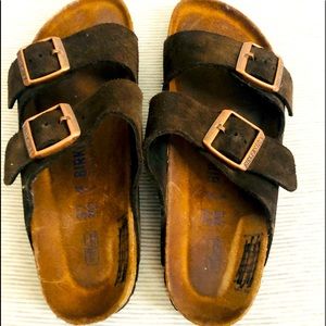 BIRKENSTOCL LADIES SZ 7